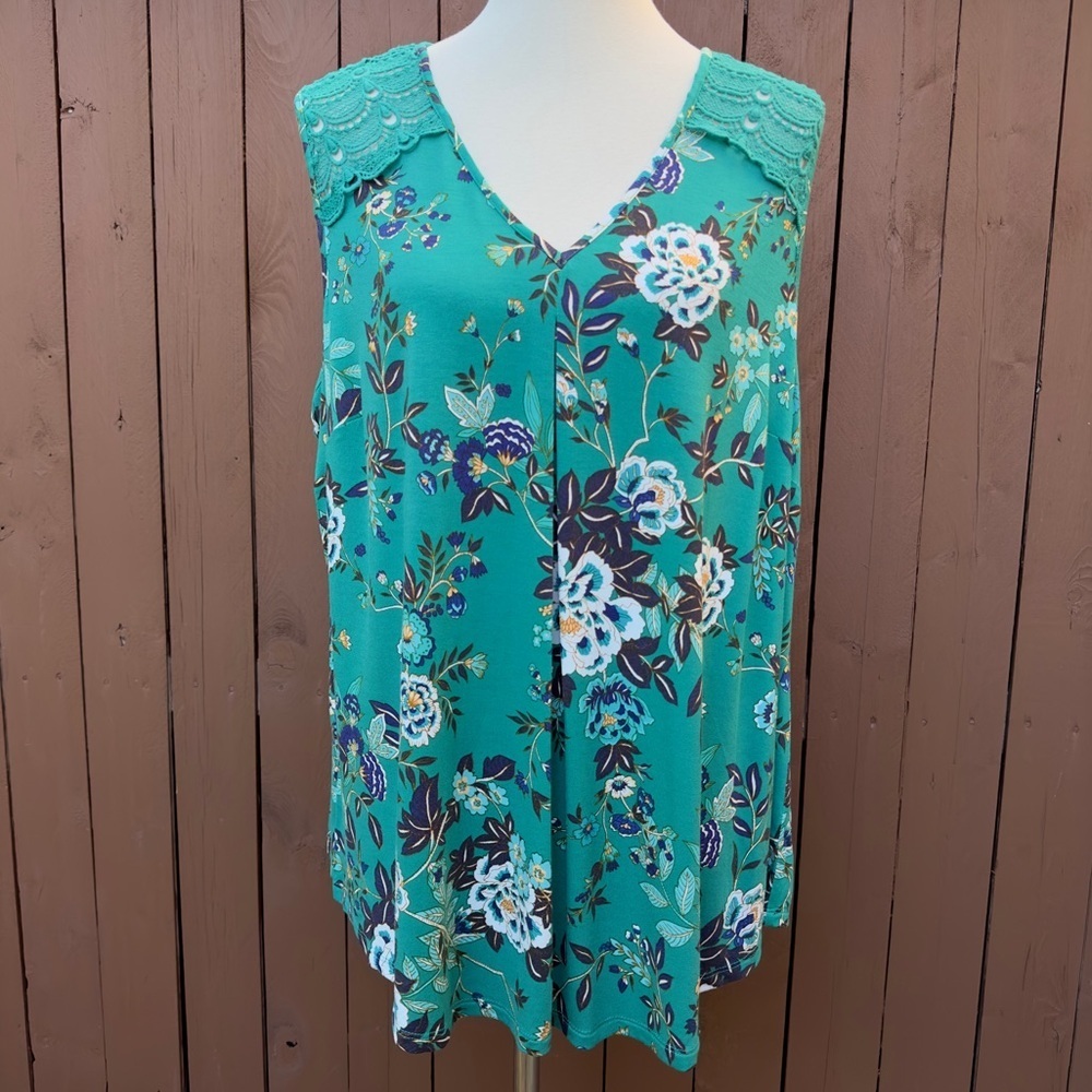 Daniel Rainn | Stitch Fix NWT Size 2X Green Floral Lace Sleeveless Top